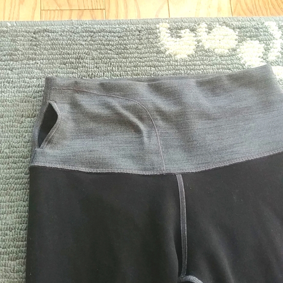 🧘LULULEMON GREY HIGH RISE LEGGINGS - Picture 5 of 6
